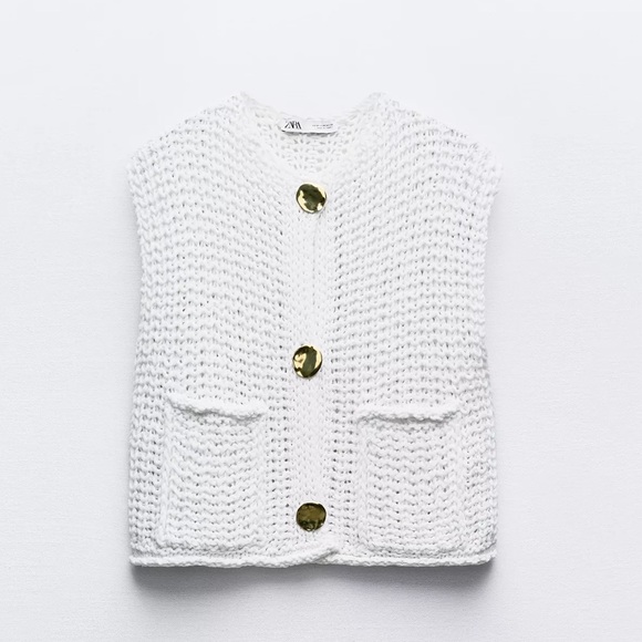 Zara Tops - Zara White Chunky Knit Top